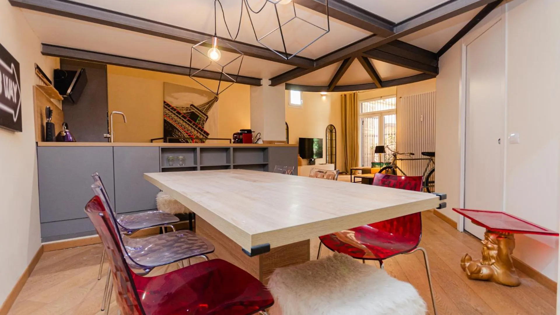 Luxury 3 Fiat, Ariberto Home, Tra Centro Storico Di Milano E Navigli, Con Spaziosa Jacuzzi 0*,  Olaszország