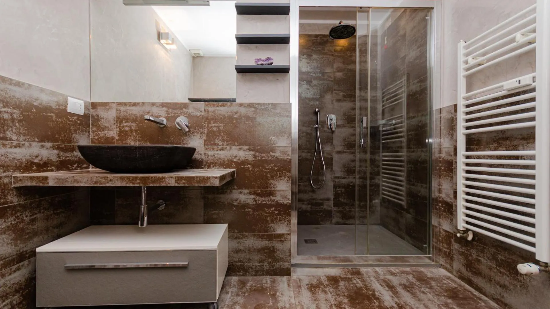 Luxury 3 Fiat, Ariberto Home, Tra Centro Storico Di Milano E Navigli, Con Spaziosa Jacuzzi 0*,
