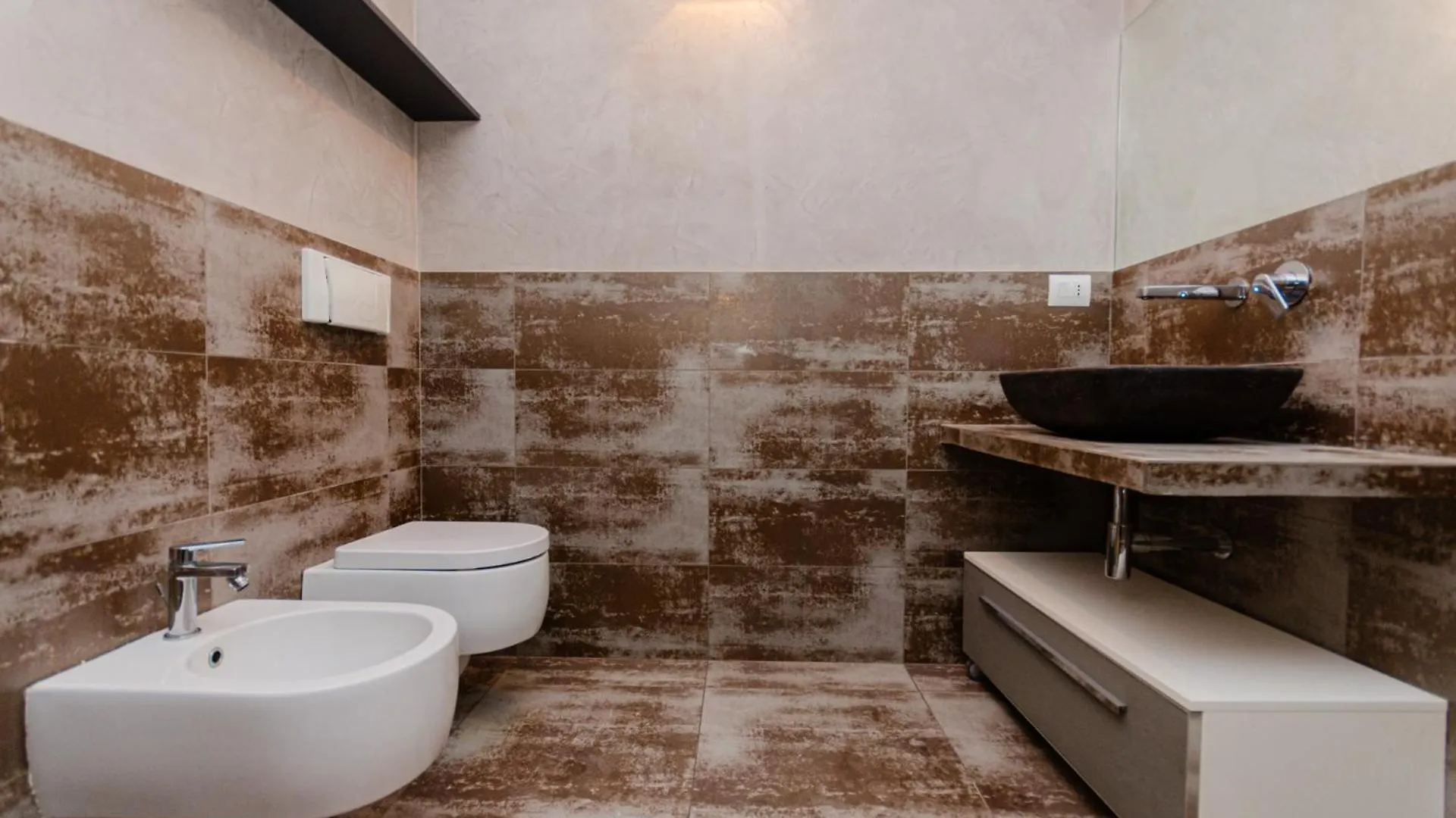 Luxury 3 Fiat, Ariberto Home, Tra Centro Storico Di Milano E Navigli, Con Spaziosa Jacuzzi