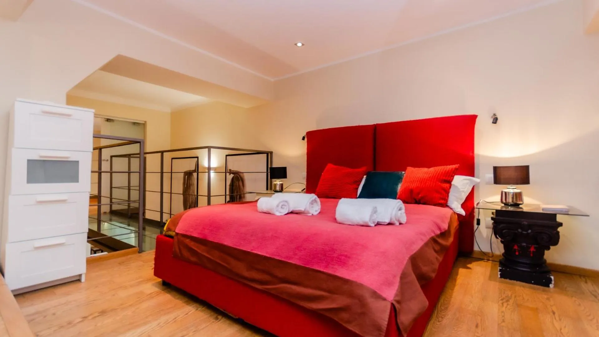 Luxury 3 Fiat, Ariberto Home, Tra Centro Storico Di Milano E Navigli, Con Spaziosa Jacuzzi 0*,  Olaszország