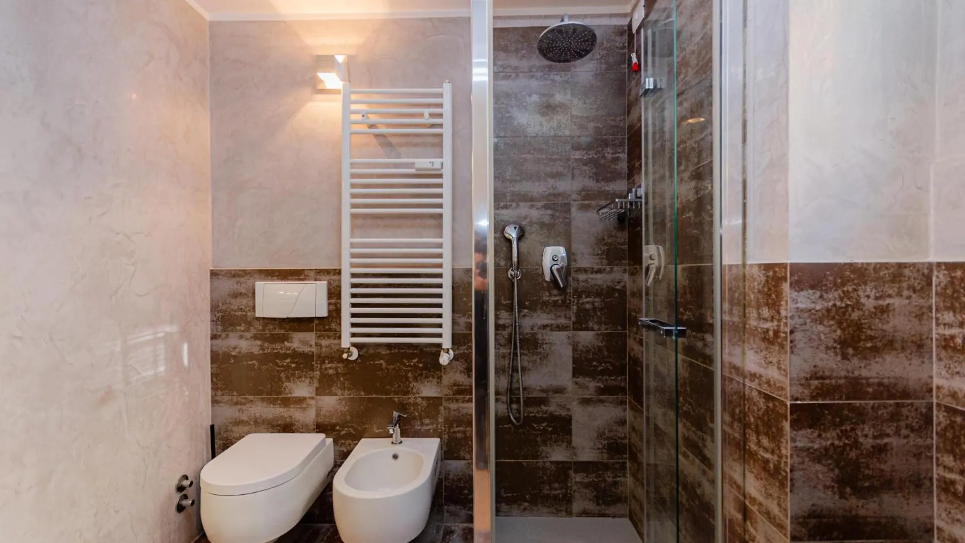 Luxury 3 Fiat, Ariberto Home, Tra Centro Storico Di Milano E Navigli, Con Spaziosa Jacuzzi Olaszország